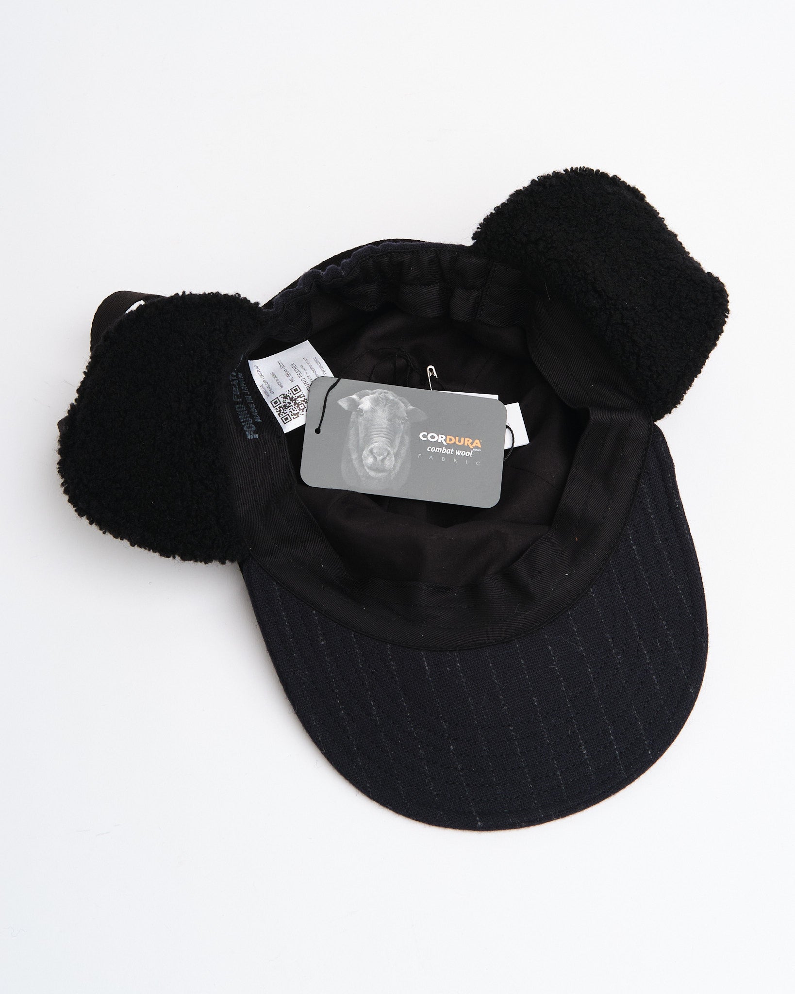 4 Panel Winter Cap with Ears Navy / Black - Meadow