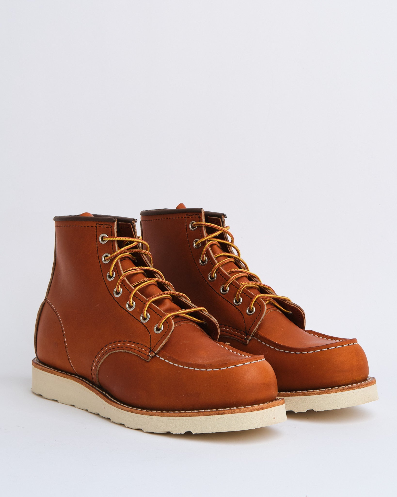 RED WING SHOES | 875 Classic Moc Toe in Oro Legacy | MEADOW