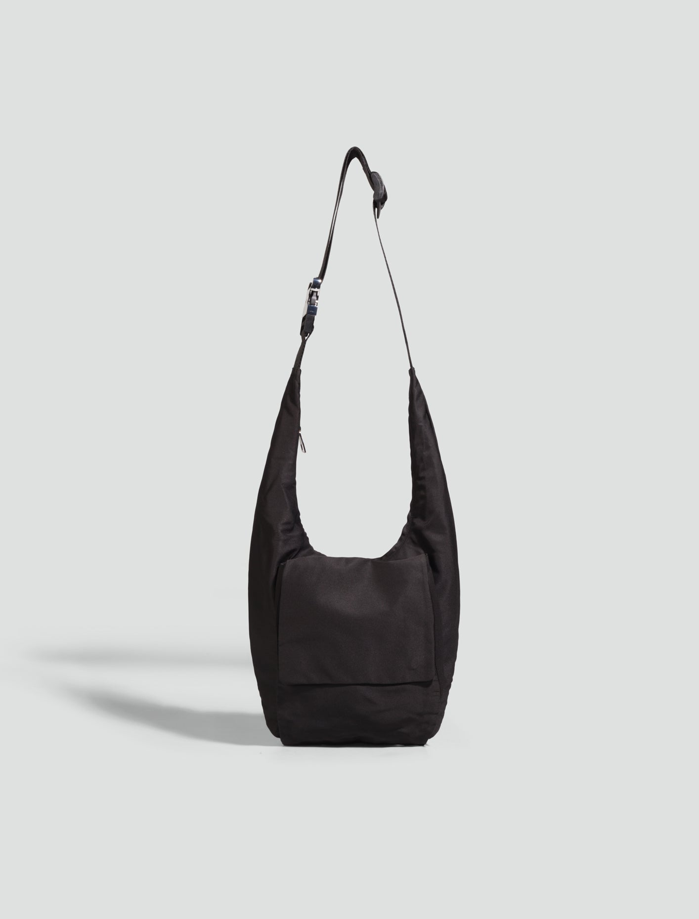 ARCS LONDON | Sample Sling Bag Black | Meadow